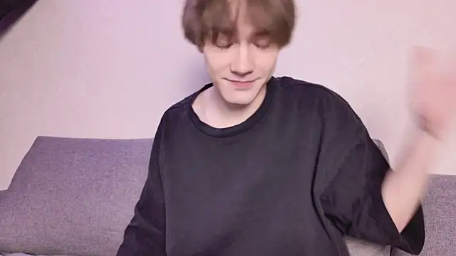 callmenineoneseven online show from 18, 10, 2025