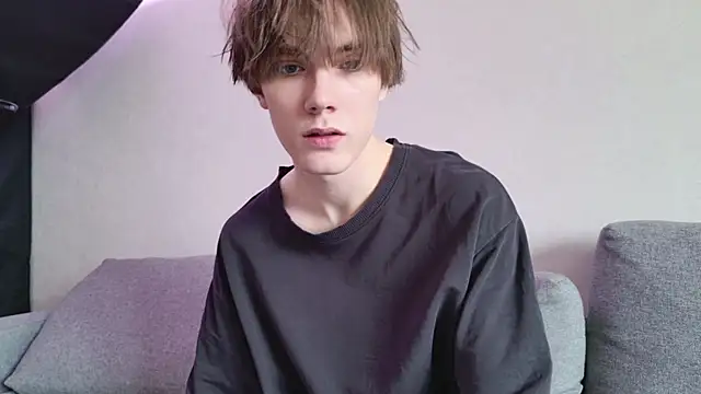 callmenineoneseven online show from 21, 10, 2025