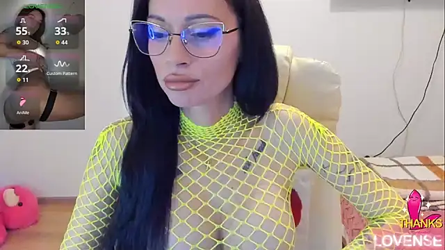 Snapshot of kissnicol32 chatting on 9, 5, 2026 kissnicol32 online show from 9, 5, 2026