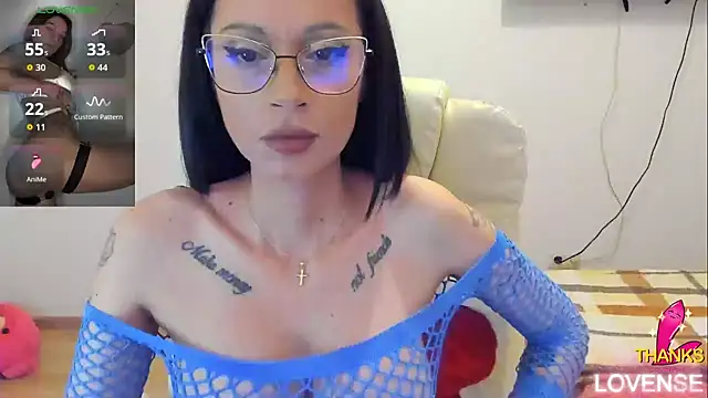 Snapshot of kissnicol32 chatting on 13, 5, 2026 kissnicol32 online show from 13, 5, 2026