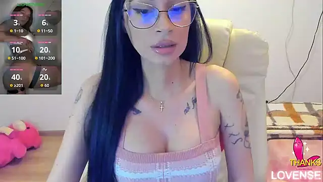 Snapshot of kissnicol32 chatting on 28, 5, 2026 kissnicol32 online show from 28, 5, 2026