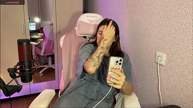 Katrin  kiss online show from 2, 2, 2025