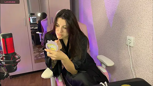 Katrin  kiss online show from 14, 2, 2025