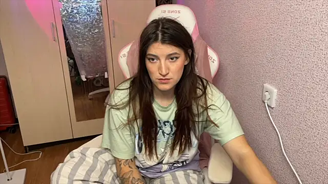 Katrin  kiss online show from 25, 4, 2026