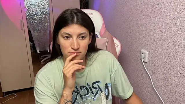 Katrin  kiss online show from 26, 4, 2026