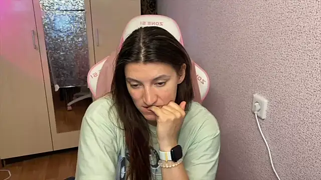 Katrin  kiss online show from 28, 4, 2026