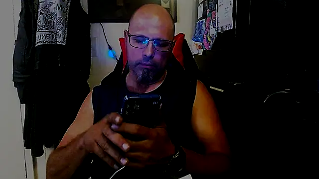 KrazyLegz online show from 1, 10, 2025