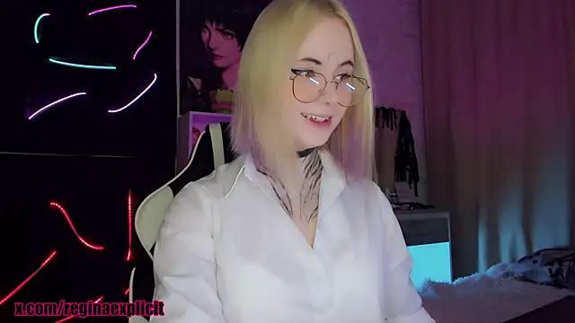 Snapshot of snake__bites chatting on 13, 11, 2025 snake bites online show from 13, 11, 2025