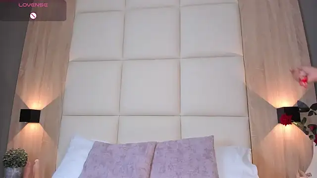 Snapshot of bella1207 chatting on 11, 1, 2025 bella1207 online show from 11, 1, 2025