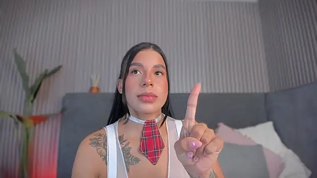 emelie 89 online show from 25, 7, 2026