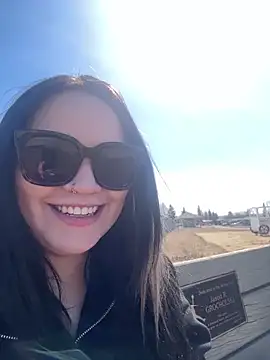 skinwalkingzombie online show from 21, 4, 2026