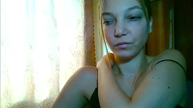 EmillyPlay online show from 28, 11, 2025