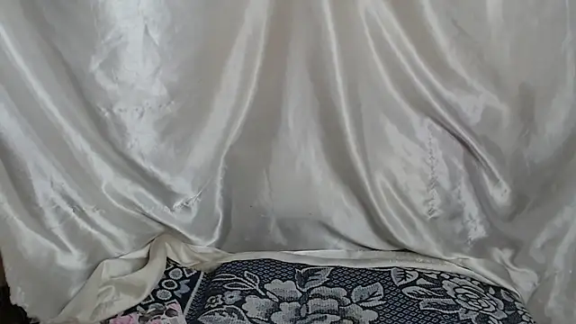 Burberrry  online show from 19, 11, 2025