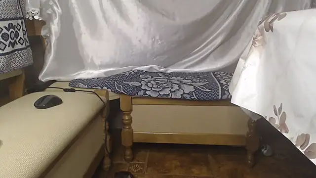 Burberrry  online show from 20, 4, 2026