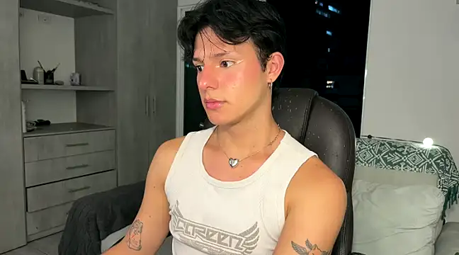 Snapshot of Alexxblue chatting on 31, 12, 2024 Alexxblue online show from 31, 12, 2024