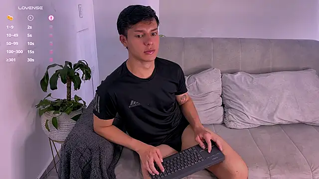 Snapshot of Alexxblue chatting on 12, 11, 2025 Alexxblue online show from 12, 11, 2025