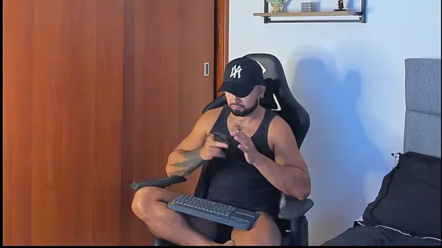 ethaanjones online show from 2, 10, 2025