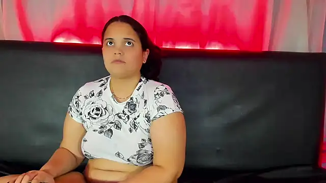 brunnette hot online show from 11, 3, 2025