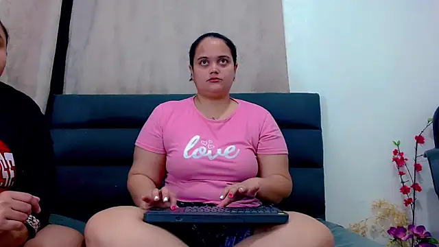 brunnette hot online show from 12, 2, 2026