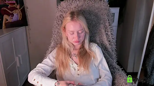 MalenaErnman online show from 4, 10, 2025