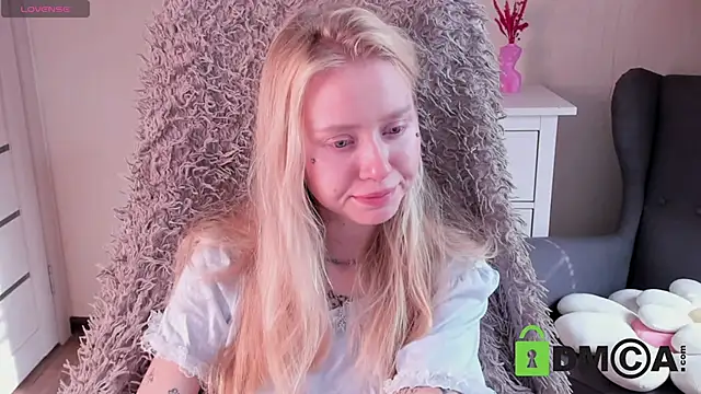 MalenaErnman online show from 8, 10, 2025