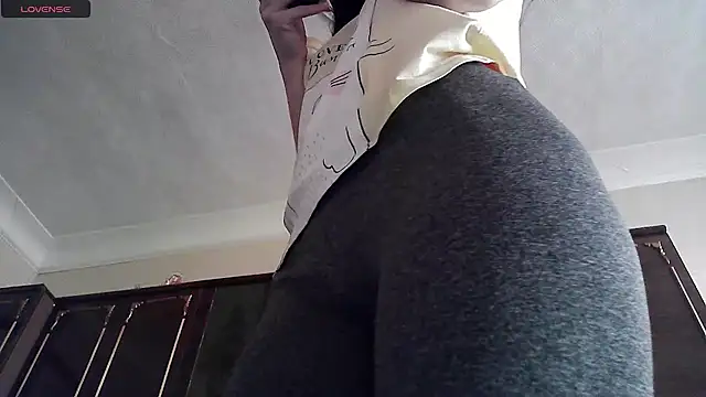 Snapshot of ElizaSwon chatting on 2, 7, 2026 ElizaSwon online show from 2, 7, 2026