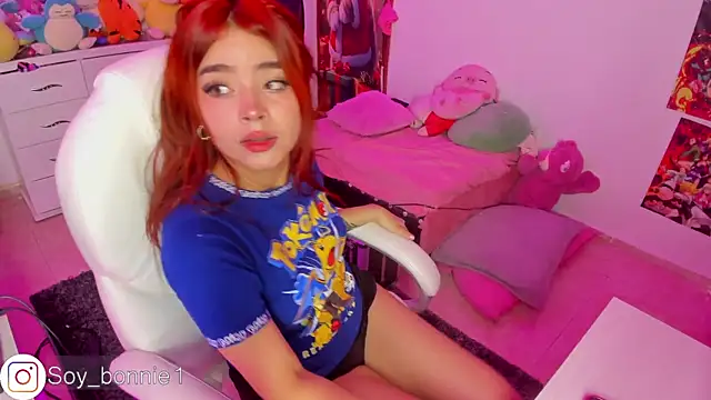 Snapshot of bonnie_moon chatting on 13, 12, 2024 bonnie moon online show from 13, 12, 2024