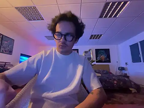 Snapshot of hardmecl chatting on 16, 3, 2025 hardmecl online show from 16, 3, 2025