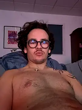 Snapshot of hardmecl chatting on 2, 11, 2025 hardmecl online show from 2, 11, 2025