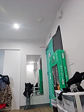 Iliketocooksquirt25 online show from 28, 9, 2025