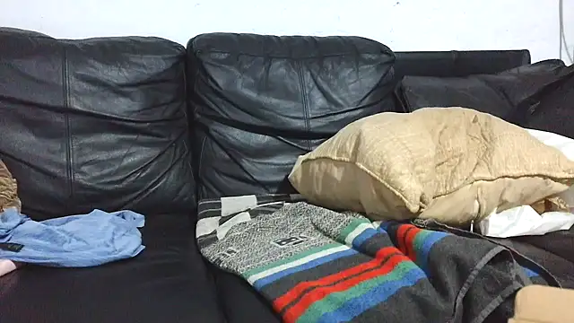 Snapshot of Youns98 chatting on 9, 10, 2025 Youns98 online show from 9, 10, 2025