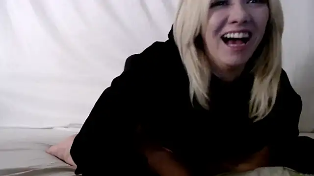 SallyCumLaude online show from 23, 1, 2025