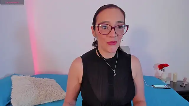 Jessica Herrera  online show from 28, 4, 2026