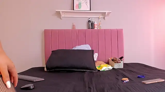 alexa pariss online show from 28, 4, 2026