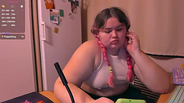 Snapshot of Freakcute_ chatting on 19, 12, 2024 Freakcute online show from 19, 12, 2024