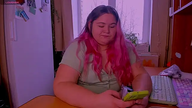 Snapshot of Freakcute_ chatting on 23, 12, 2024 Freakcute online show from 23, 12, 2024