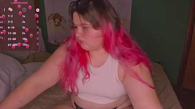 Snapshot of Freakcute_ chatting on 4, 3, 2025 Freakcute online show from 4, 3, 2025