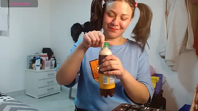 soniafuckboobs online show from 6, 10, 2025