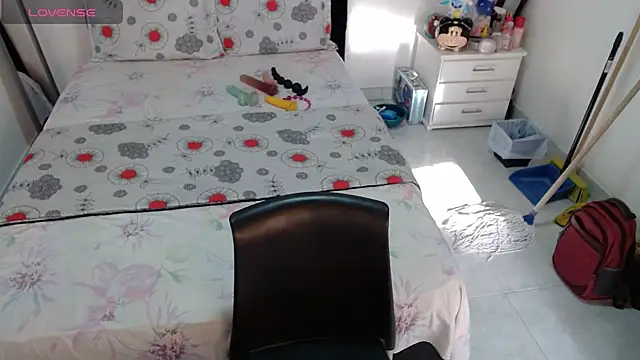 soniafuckboobs online show from 27, 4, 2026