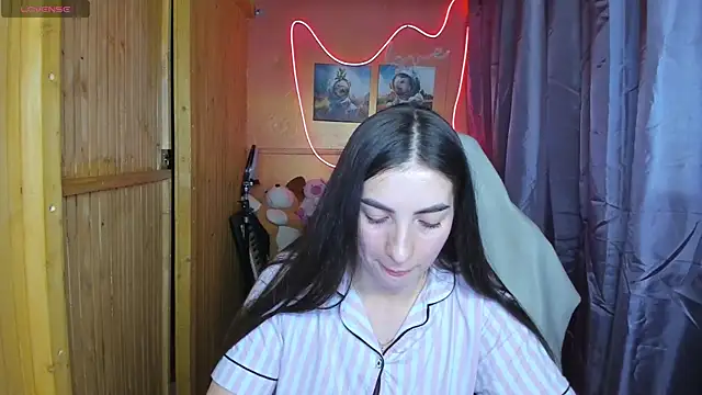 Fiery Brunette  online show from 18, 2, 2025