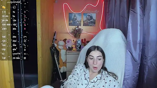 Fiery Brunette  online show from 12, 3, 2025