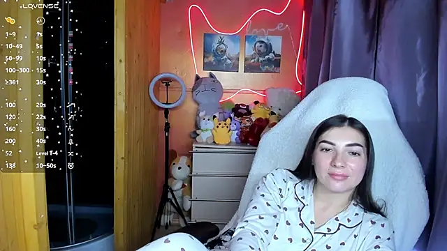 Fiery Brunette  online show from 20, 9, 2025