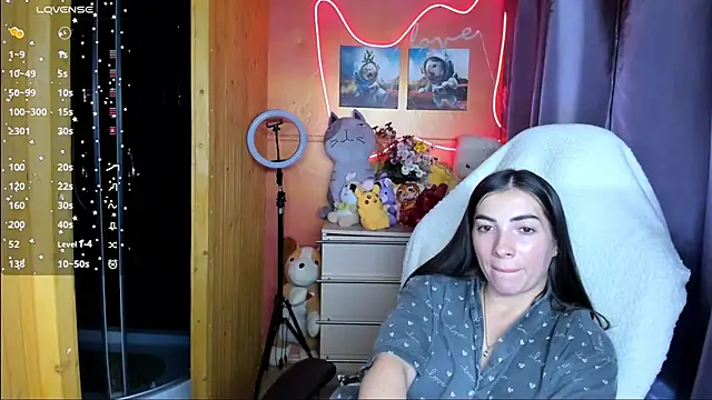 Fiery Brunette  online show from 26, 9, 2025