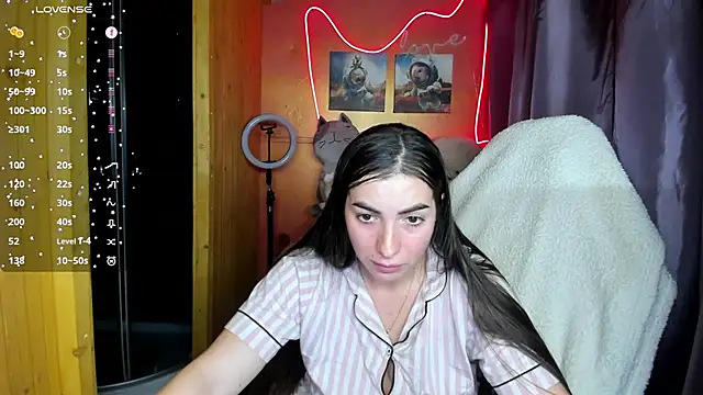 Fiery Brunette  online show from 6, 10, 2025