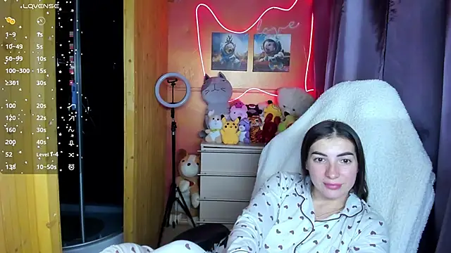 Fiery Brunette  online show from 9, 10, 2025