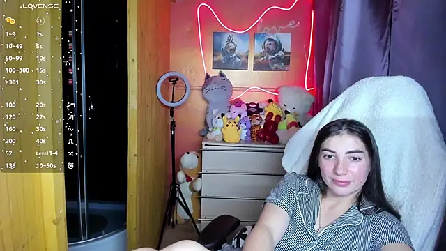 Fiery Brunette  online show from 13, 10, 2025