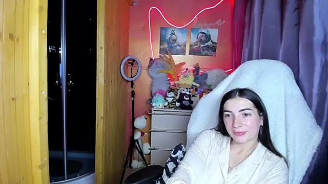 Fiery Brunette  online show from 27, 4, 2026