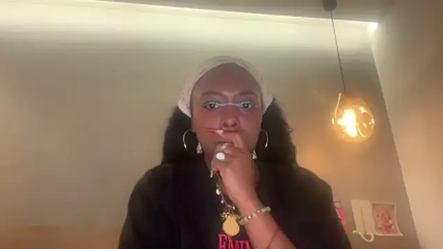 ChocolateCakeQueen online show from 1, 5, 2026