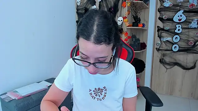  amanda seyfried19 online show from 24, 10, 2025