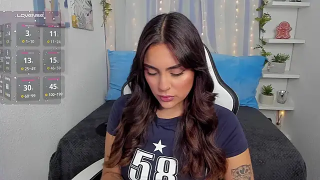 HazzelGray online show from 4, 2, 2025